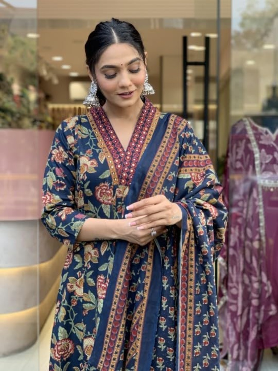 Black Womenn Printed A-Line Kurta and Pant Set with Dupatta 2